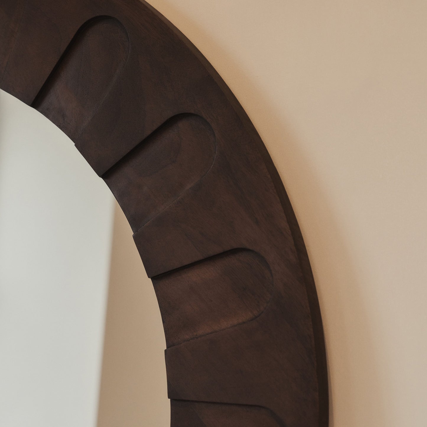 Valor - Specchio ad Arco Premium Grande in Legno Scuro 190cm x 110cm