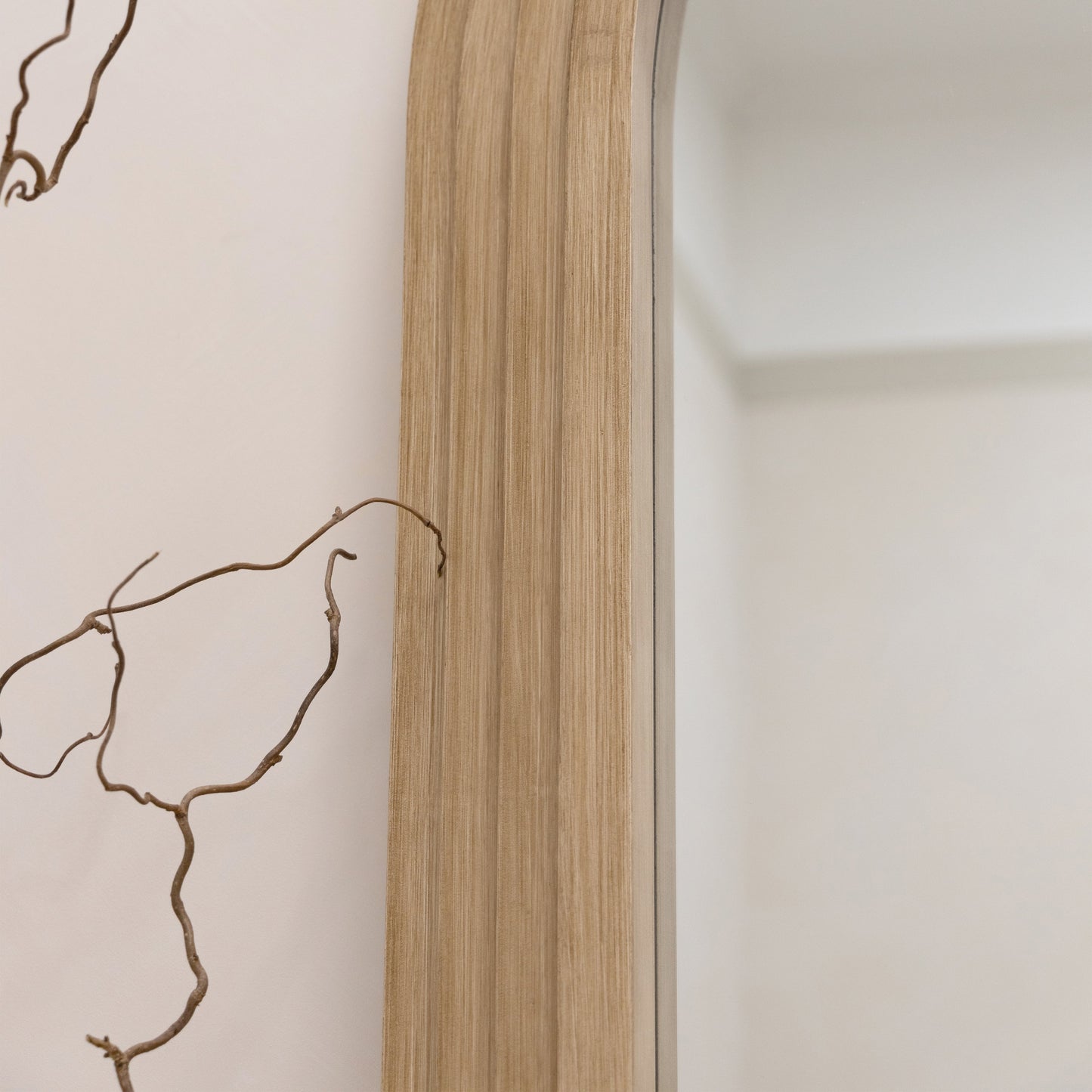 Luciana - Specchio ad Arco in Legno Lavato a Figura Intera 180cm x 110cm