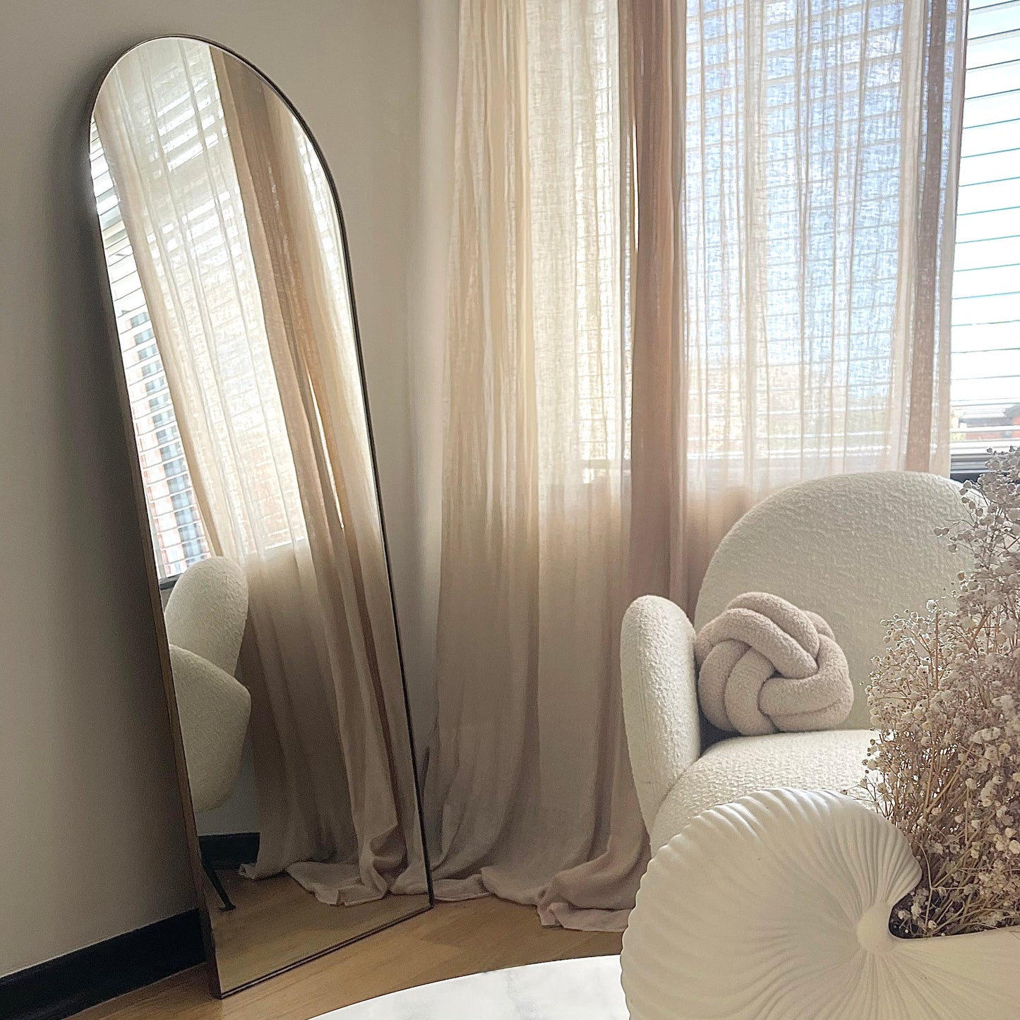 Theo - Specchio Grande in Metallo ad Arco a Figura Intera Oro 160cm x 50cm