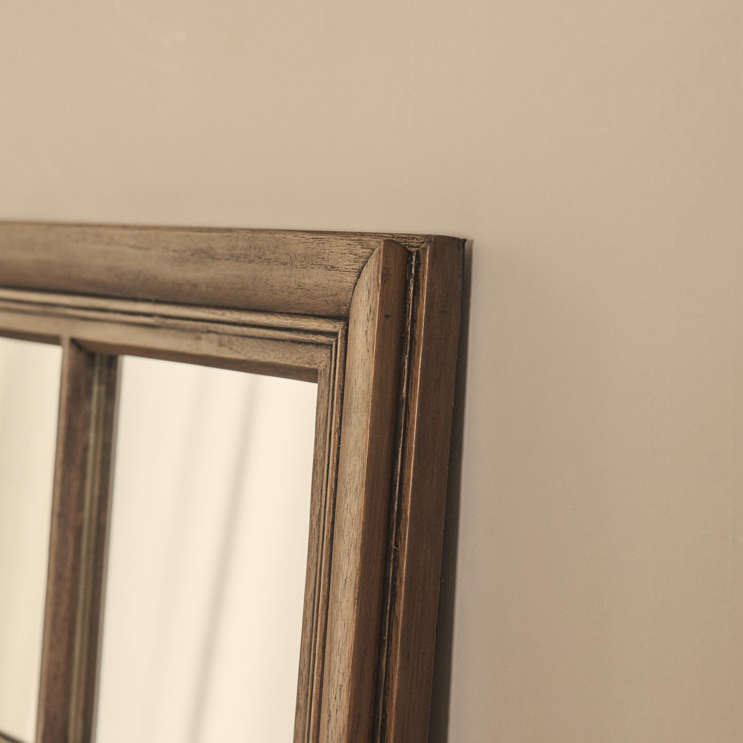 Sasha - Specchio a Finestra Rettangolare Shabby Chic in Legno Scuro 134cm x 70cm