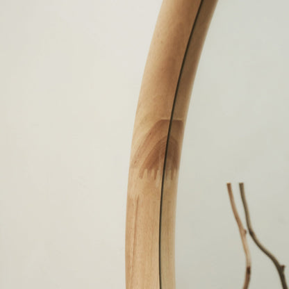 Aaliyah - Specchio irregolare in legno chiaro a figura intera 180 cm x 80 cm