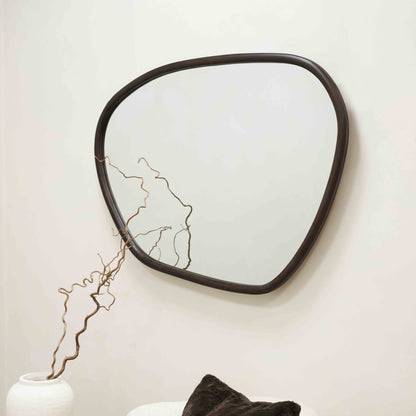 Aaliyah - Specchio a parete irregolare in legno scuro 110 cm x 80 cm