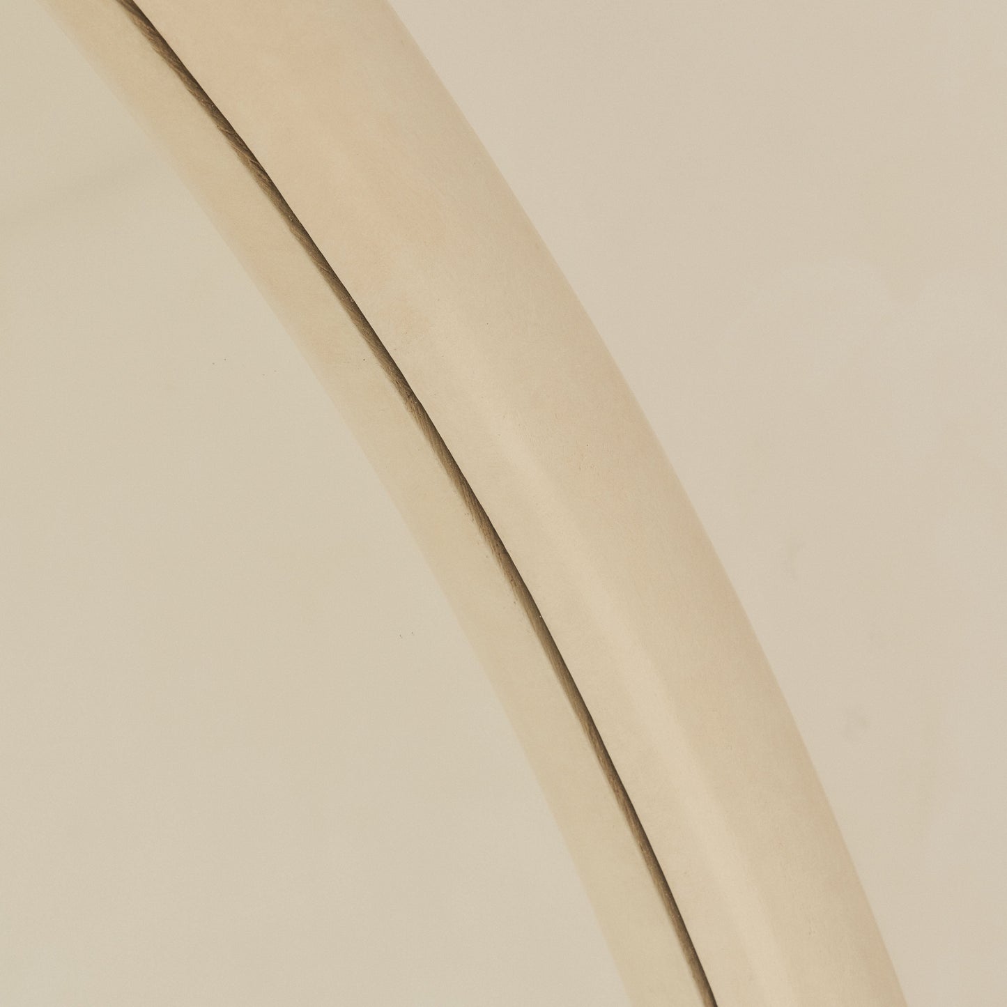 Amora - Specchio Arcuato in Cemento a Figura Intera, Grande 200 cm x 120 cm