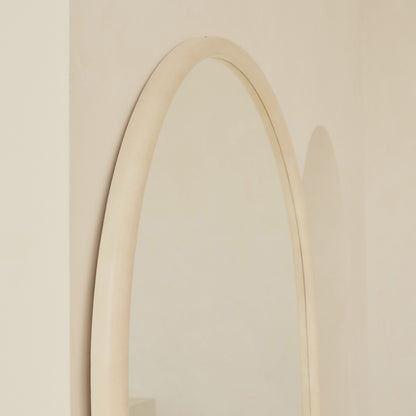 Amora - Specchio Arcuato in Cemento a Figura Intera, Grande 200 cm x 120 cm