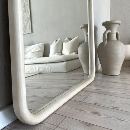 Amora - Grande specchio ad arco a figura intera in cemento 190 cm x 100 cm