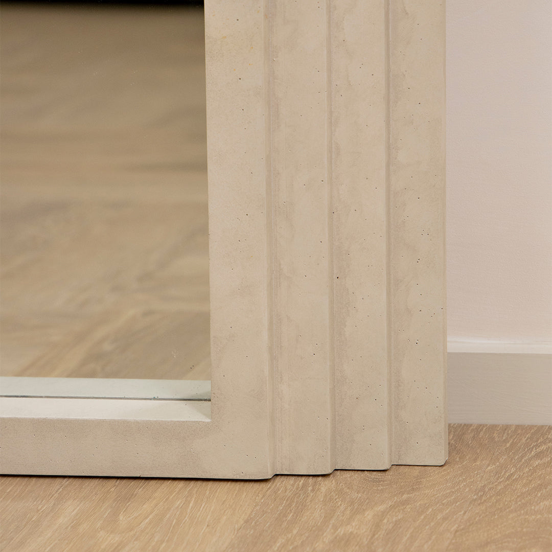 Luciana - Specchio ad Arco in Cemento a Figura Intera 180cm x 110cm