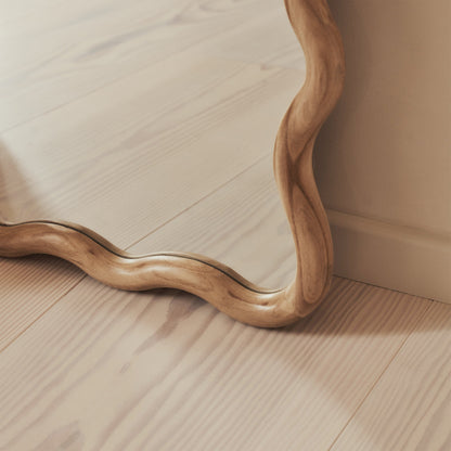 Marea - Specchio a figura intera retrò ondulato in legno chiaro 170 cm x 80 cm