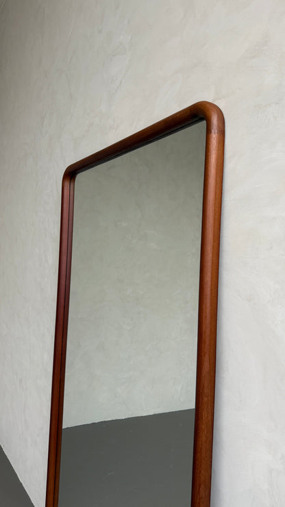 Elin Walnut – Specchio da terra rettangolare in legno massello 200 x 100 cm