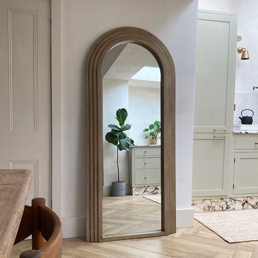 Luciana - Specchio ad Arco in Legno Lavato a Figura Intera 180cm x 80cm