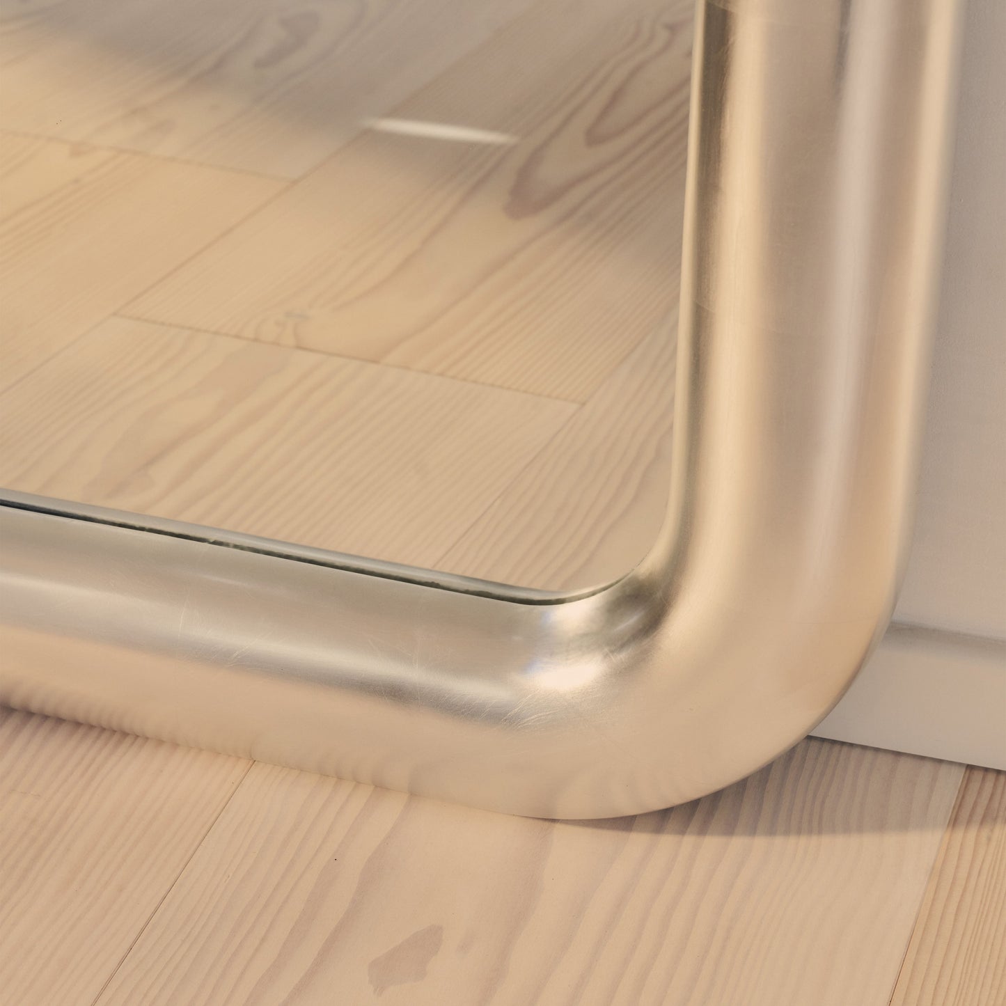 Obsidian - Specchio Grande ad Arco Cromato Spazzolato a Figura Intera 200cm x 120cm