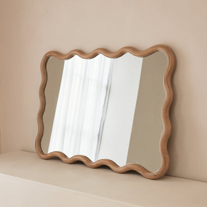 Marea - Specchio da parete retrò ondulato in legno chiaro 100 cm x 70 cm