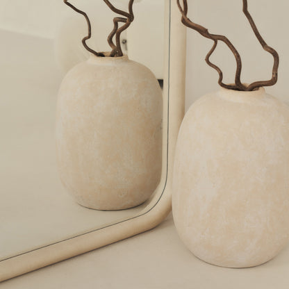 Amora - Grande specchio ad arco a figura intera in cemento 190 cm x 100 cm