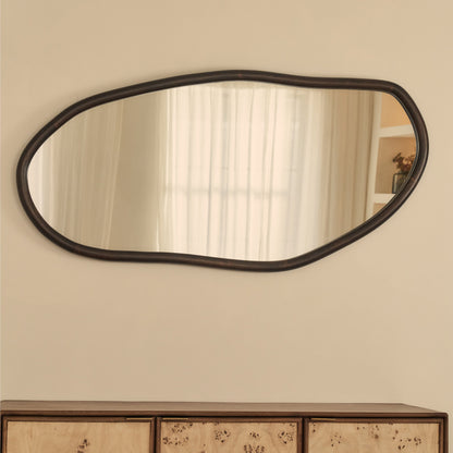 Aaliyah - Specchio da parete irregolare in legno scuro 150 cm x 75 cm
