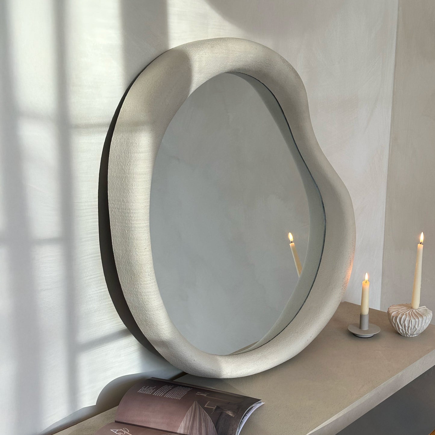 Wabi-Sabi - Specchio da Parete Irregolare in Cemento 80cm x 72cm