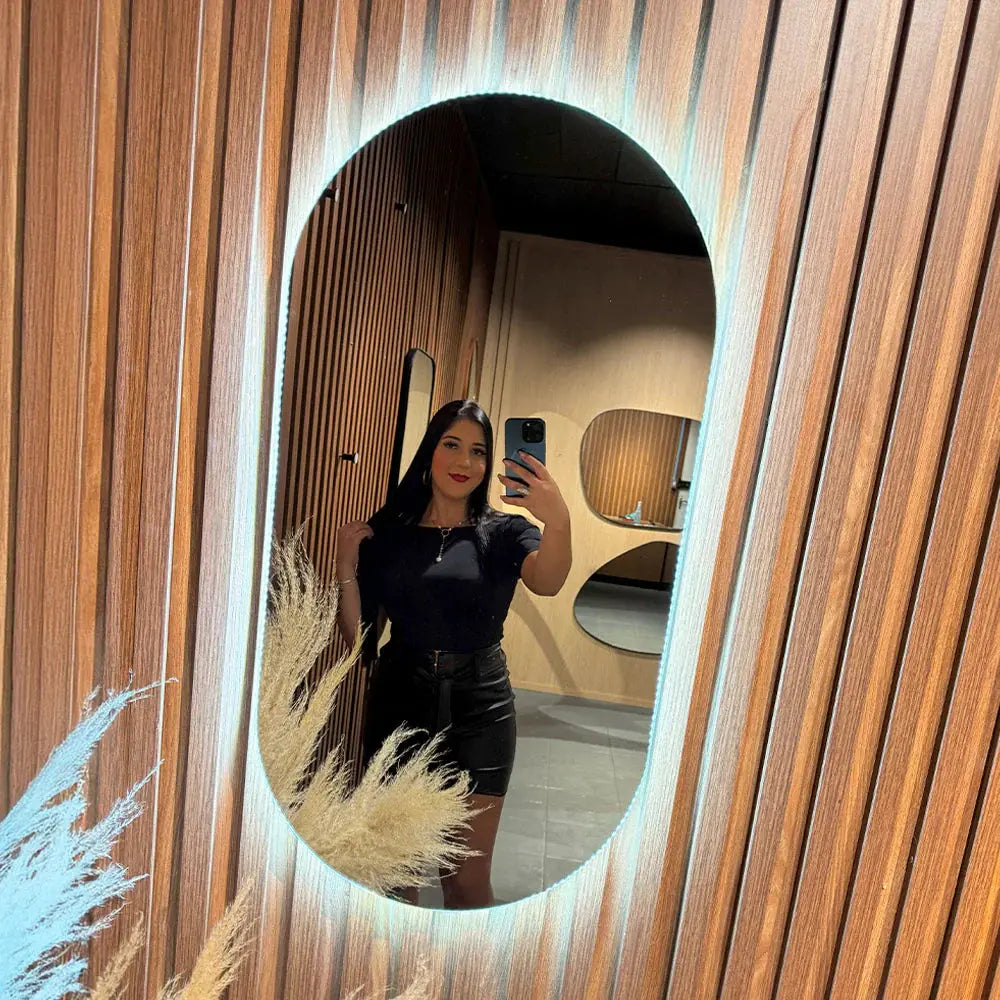 Specchio da Parete Stretto Moderno a LED - Design Ovale Sottile con Retroilluminazione