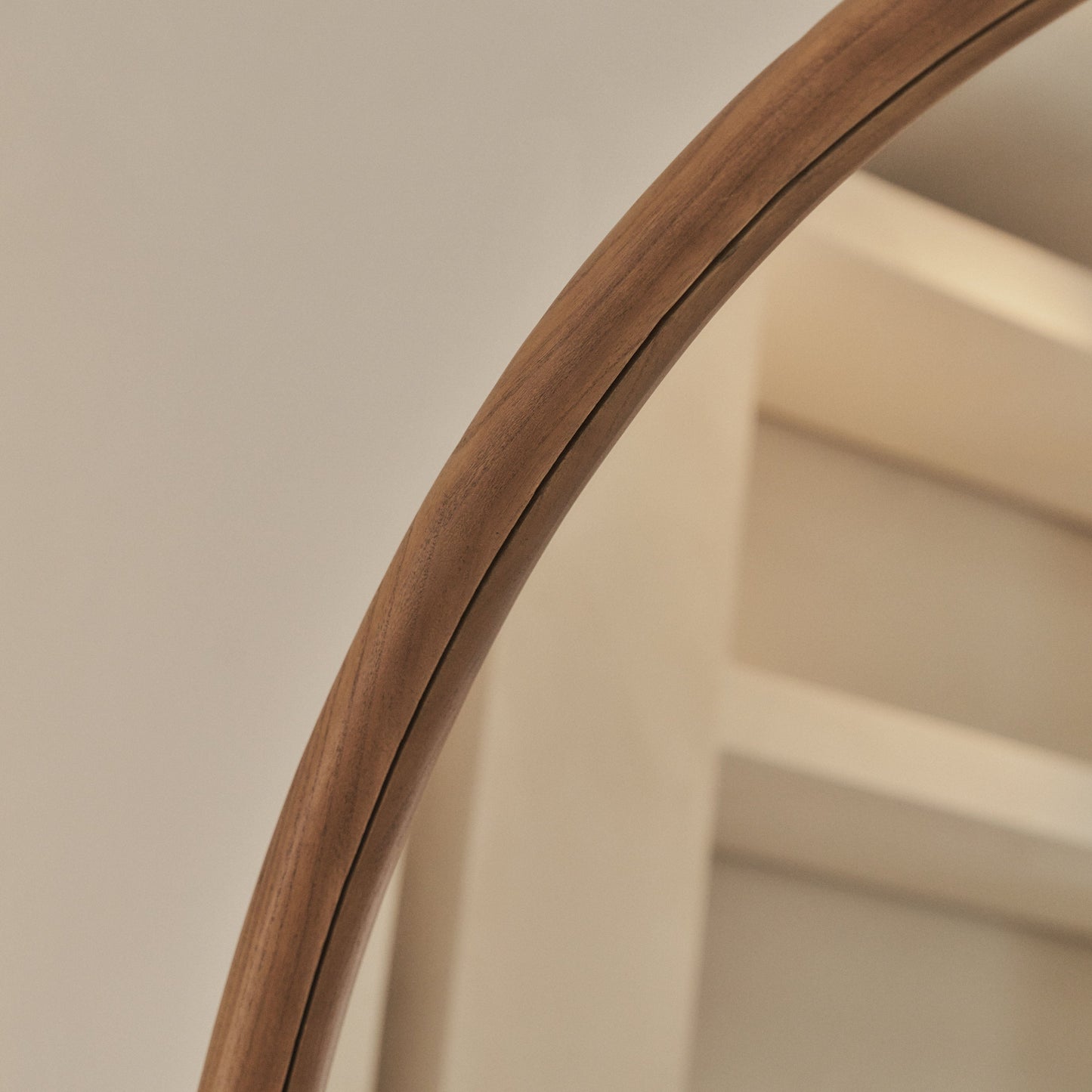 Amora - Grande specchio in legno caldo a figura intera 200 cm x 120 cm